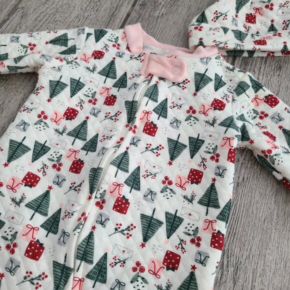 Chick Pea Baby Holiday Footed Sleeper w/hat Christmas Trees/Presents Print 3-6M - Picture 4 of 8